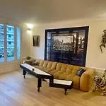 Typical Parisian Art Gallery Style